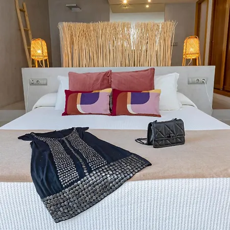 Villa In Cala Salada Sleeps 14 *