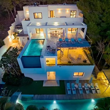 In Cala Salada Sleeps 14