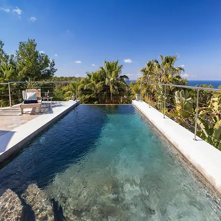 In Cala Salada Sleeps 14 *