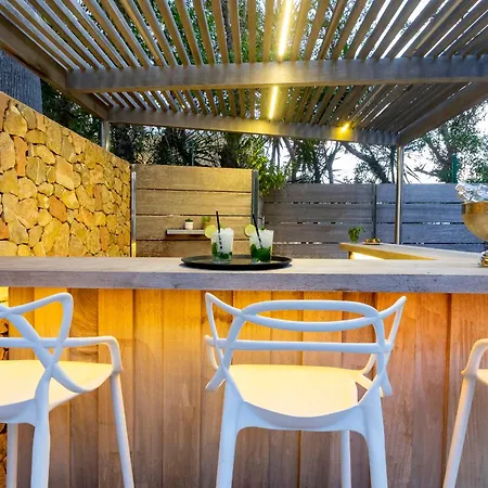 In Cala Salada Sleeps 14 San Antonio (Ibiza)