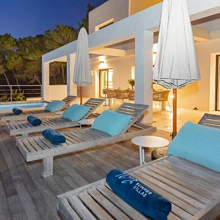 In Cala Salada Sleeps 14 * San Antonio (Ibiza)