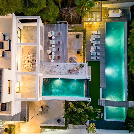 In Cala Salada Sleeps 14 Villa San Antonio (Ibiza)