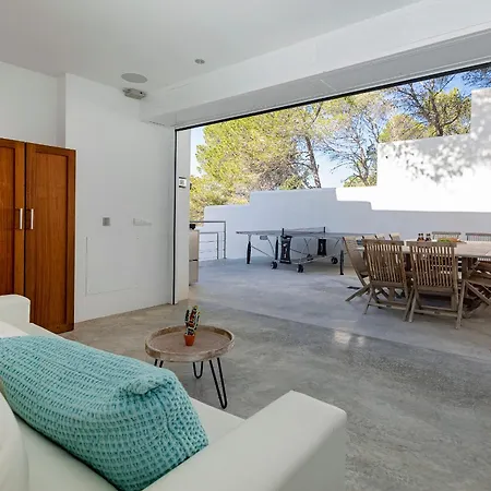 In Cala Salada Sleeps 14 Villa