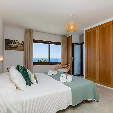 Villa In Cala Salada Sleeps 14 *