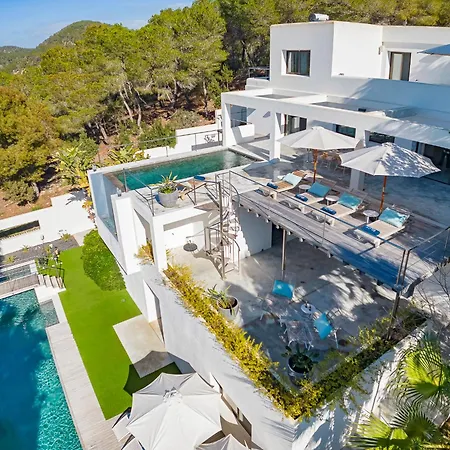 In Cala Salada Sleeps 14