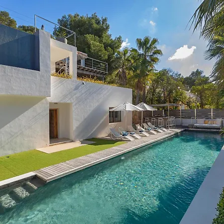 In Cala Salada Sleeps 14